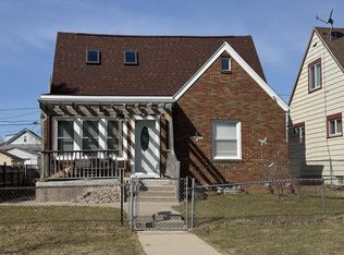 3617 S 33rd St, Greenfield, WI 53221