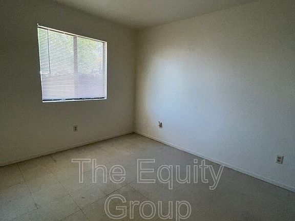 5th image of 10965 Thompson Dr