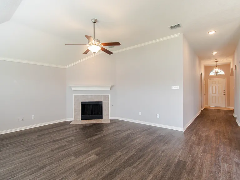 1140 Victory Bells Dr — Photo 6