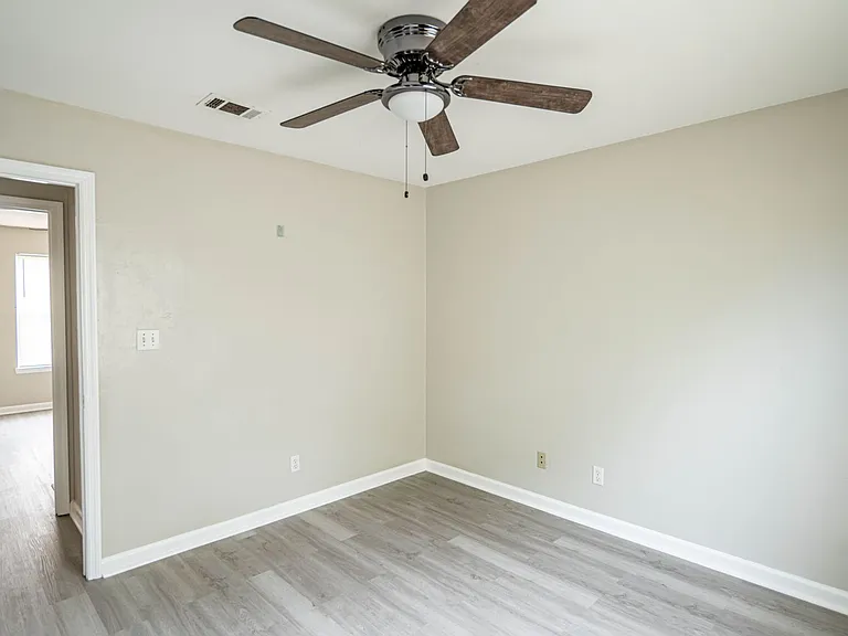 1318 Melvin St — Photo 22