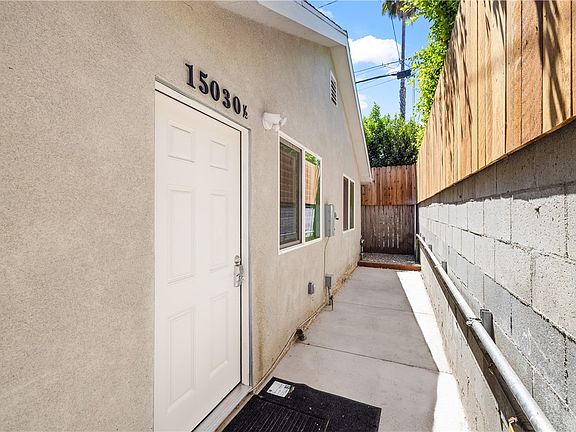5th image of 15030 1/2 Hesby St