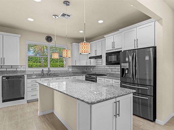 5th image of 193 SE Courances Drive