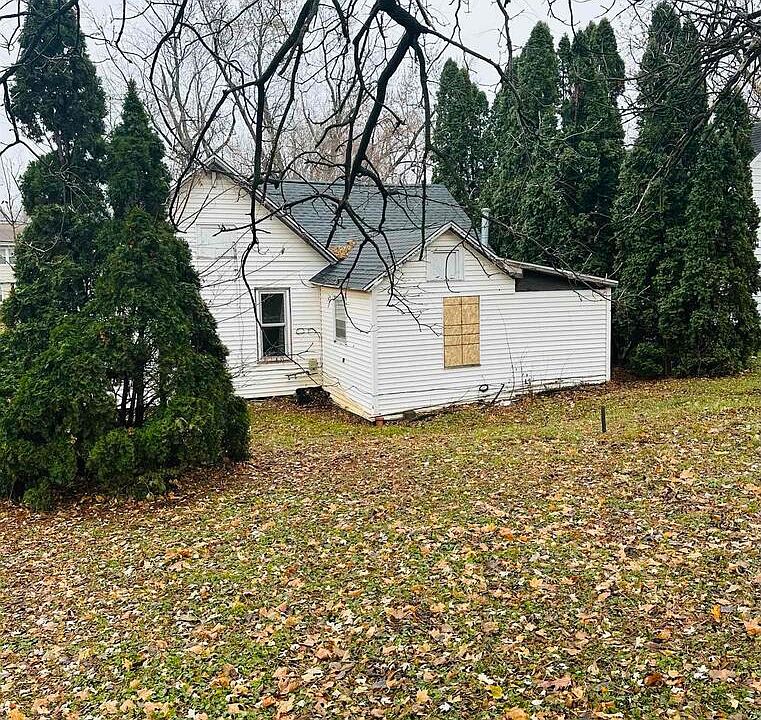 2nd image of 3308 Pershing Blvd