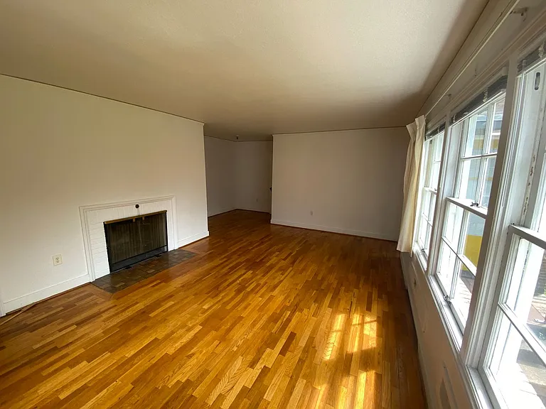 We have the wonderful 2bed/1bath you've been waiting for! — Photo 7