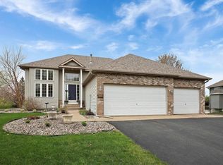 8450 Spruce Point, Victoria, MN 55386