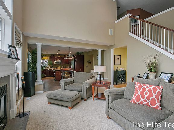 3rd image of 5825 Highbury Dr SE
