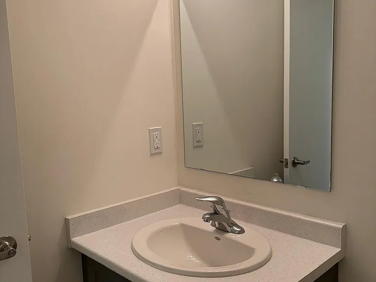 160 Densmore Rd #502 — Photo 4