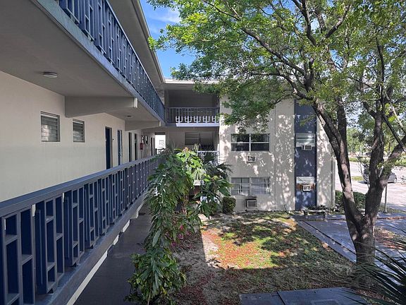 4th image of 1150 E Sample Road