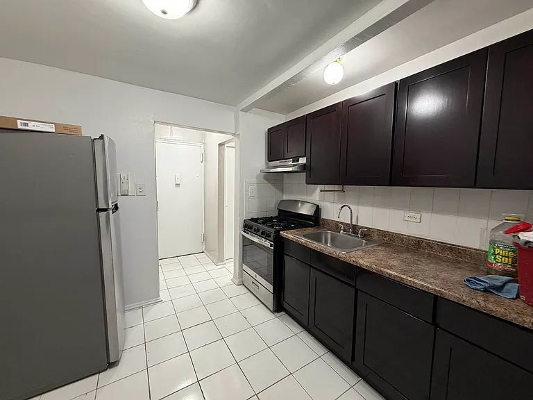 1115 Willmohr St #B — Photo 3