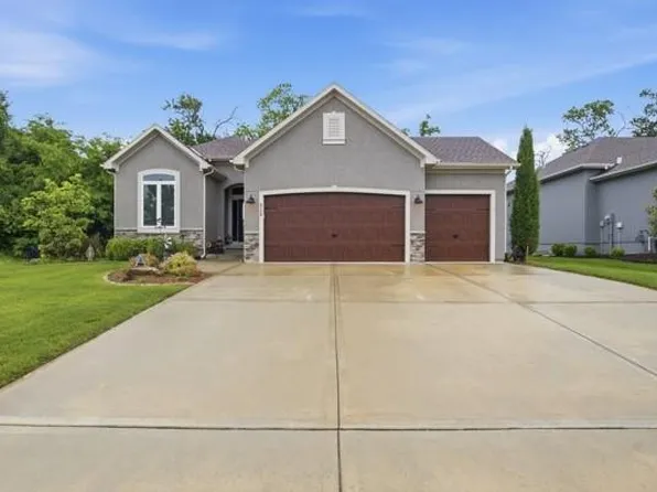 9129 Gander St, Lenexa, KS 66227
