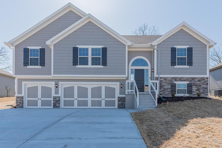 1st image of 313 Deer Dr
