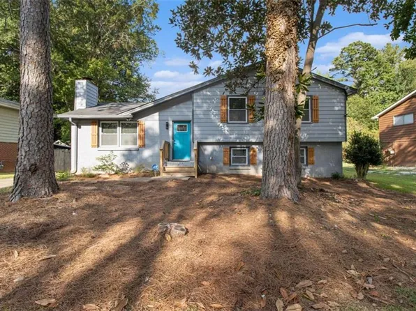 8334 Magnolia Dr, Jonesboro, GA 30238