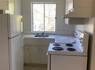 1050 Pemberton Rd #201, Victoria, BC V8S3R6