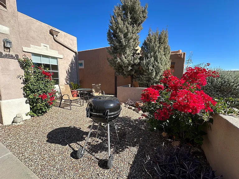 1260 W Calle De Sotelo — Photo 4
