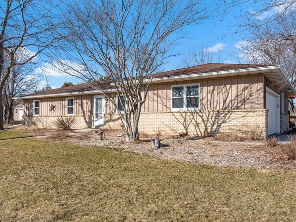 802 Overland TRAIL, Grafton, WI 53024