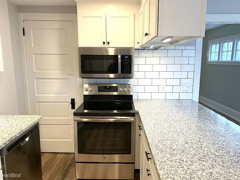 1st image of 12222 Clifton Blvd