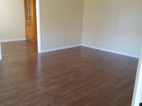 5th image of 1727 N Sierra Way