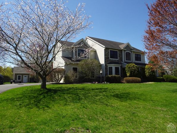 6 Presidential Dr, Kinderhook, NY 12106