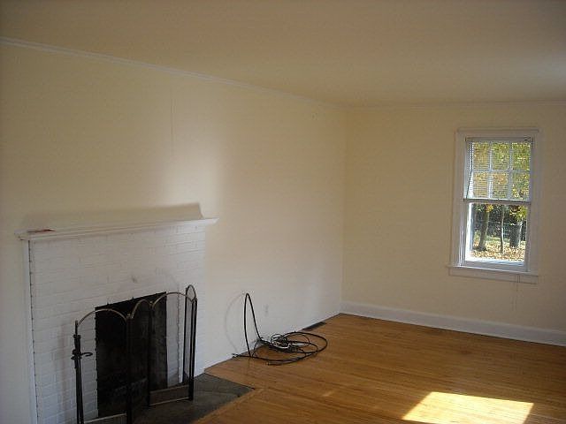2nd image of 338 Larchmont Rd