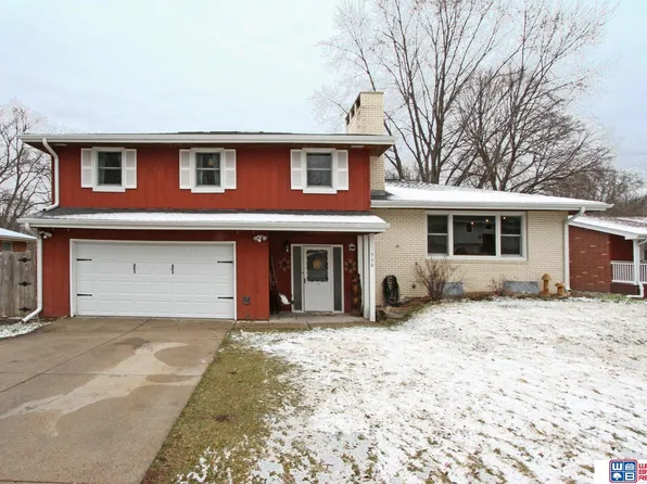 530 Teakwood Dr, Lincoln, NE 68510