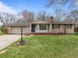 55 Minnetonka Dr, Oxford, MI 48371