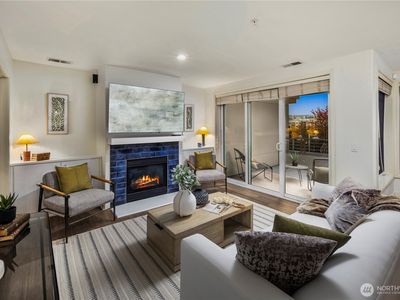 225 4th Ave #A209, Kirkland, WA, 98033