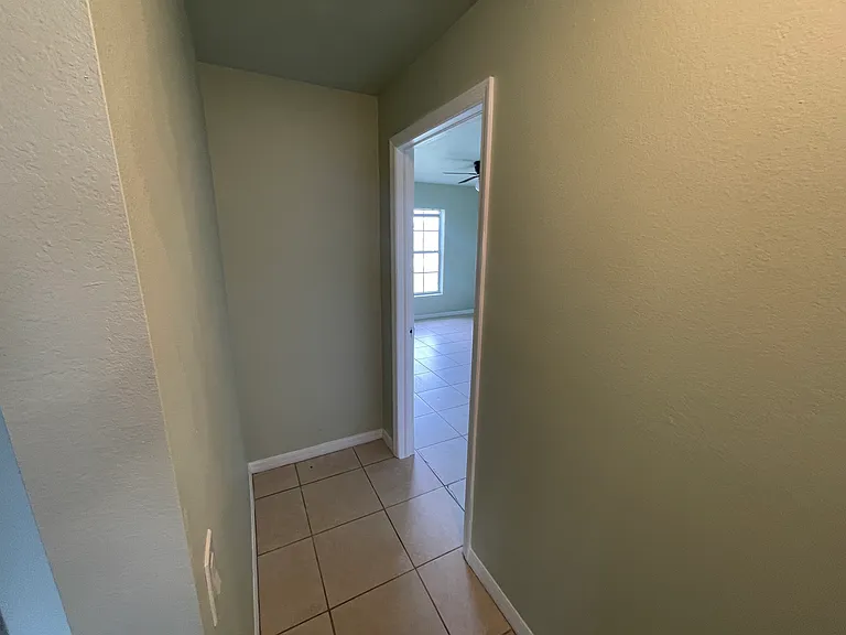 1637 NW 6th Pl — Photo 10