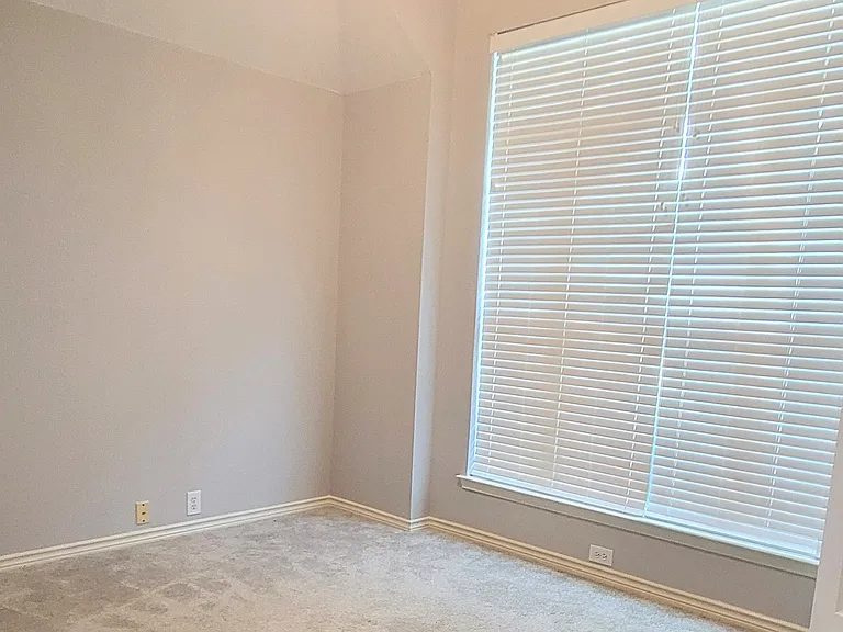 2909 Madison Ct — Photo 18