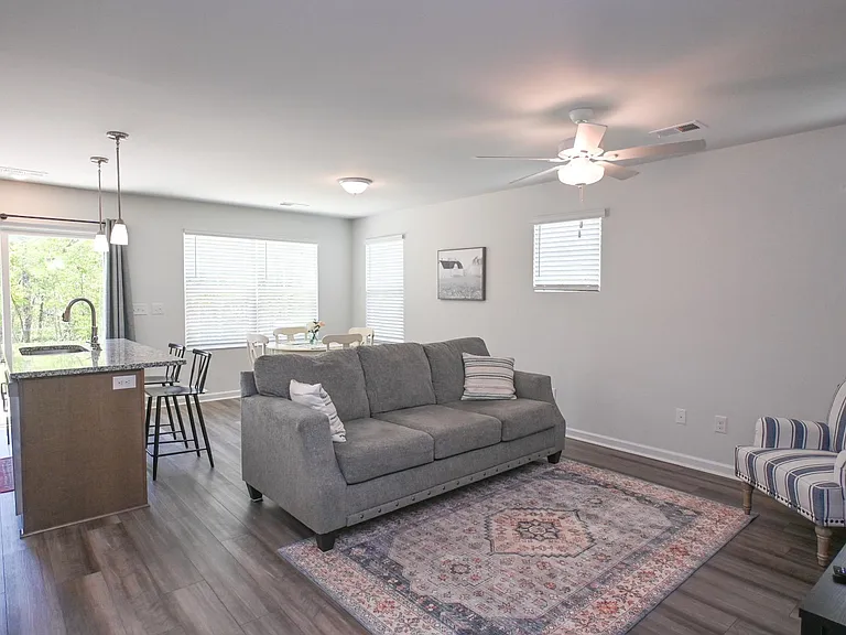 552 Kingfisher Ct — Photo 6