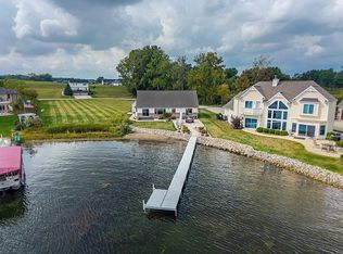 200 Ln 280aa Hamilton Lk, Hamilton, IN 46742