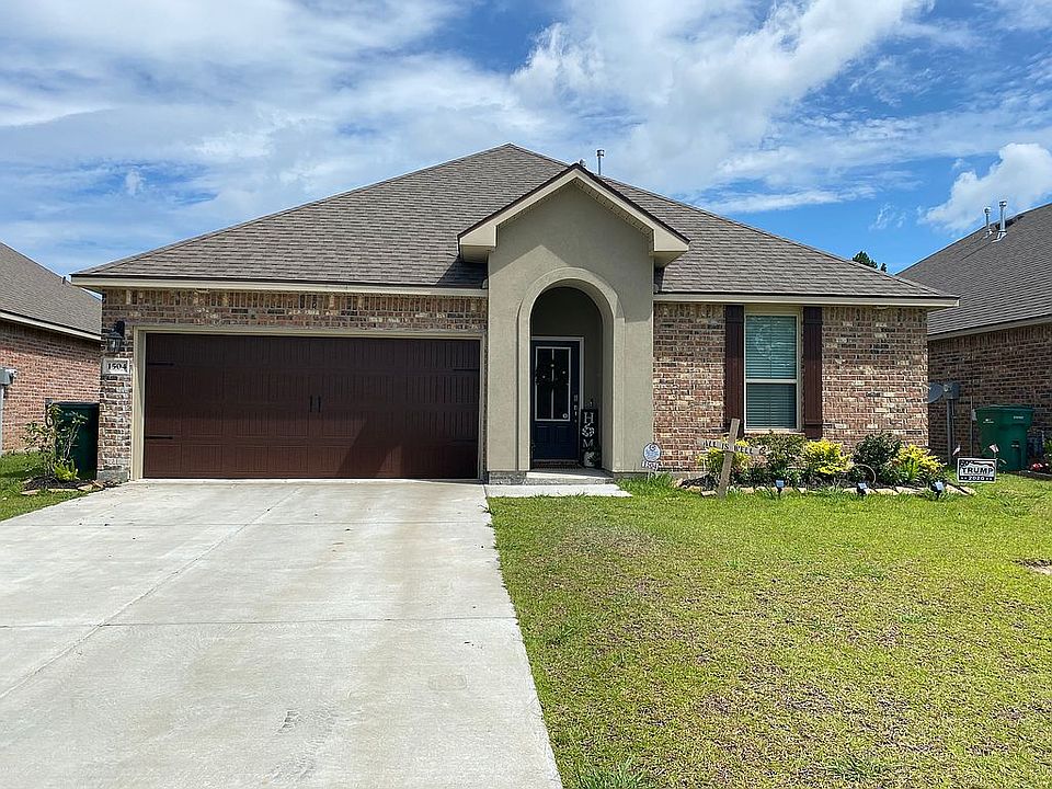 1st image of 1504 Bogey Ln
