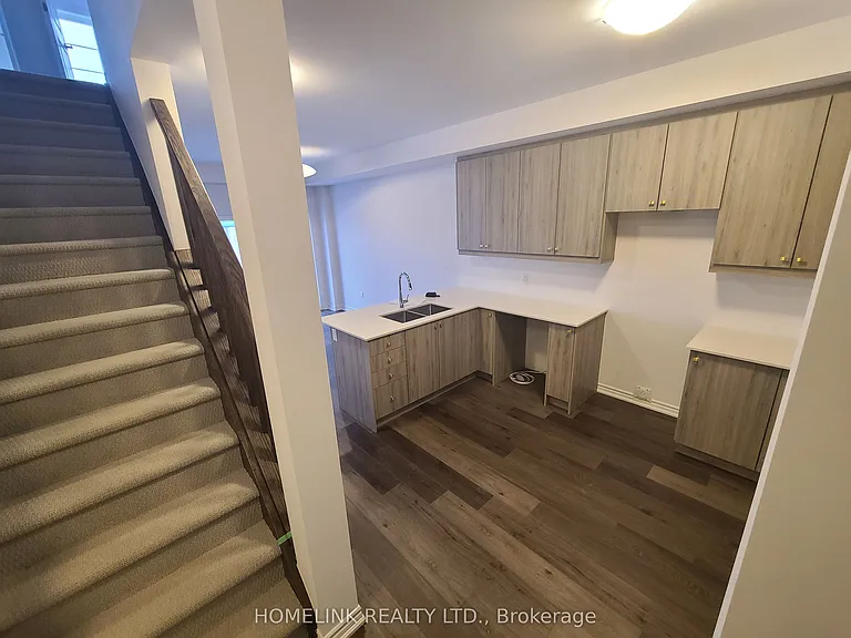 61 Soho St #121 — Photo 17