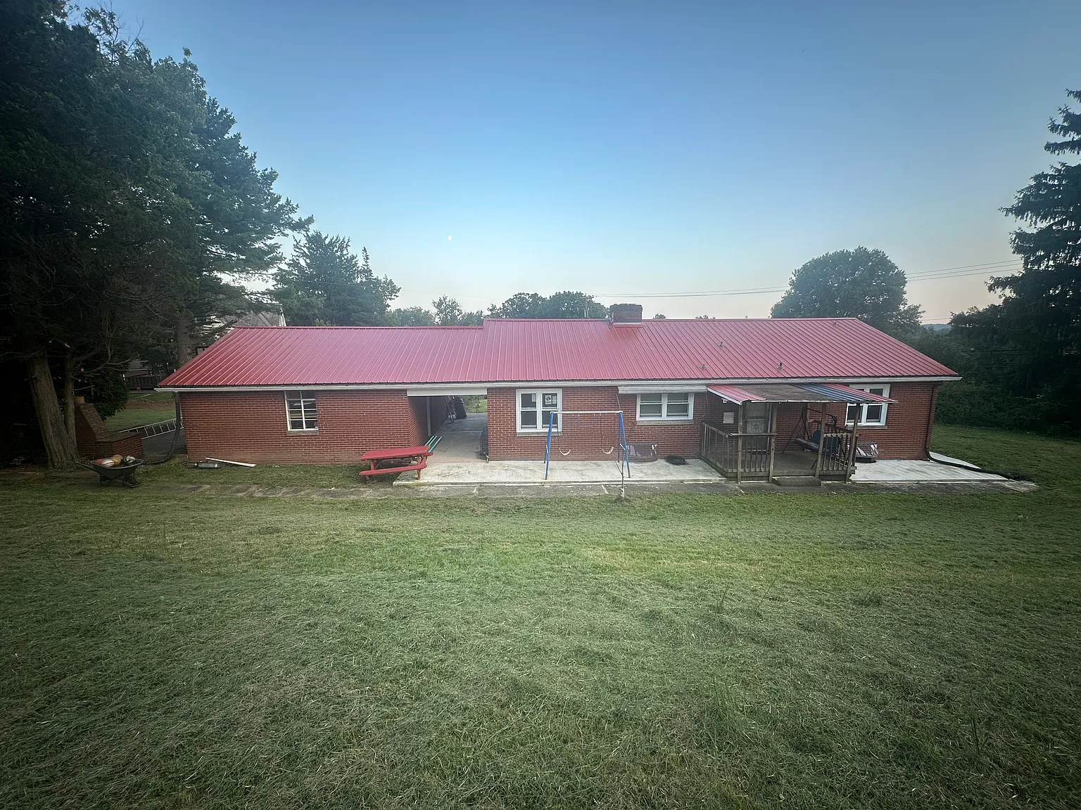 3 bed, 1.5 bath, 1336 sqft, $1,800 — Photo 3
