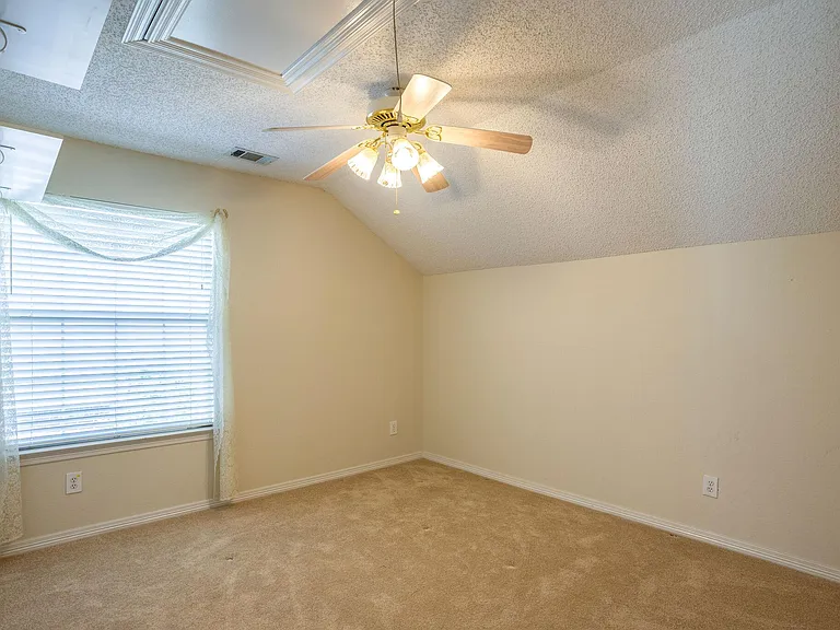 1304 Pagewynne Dr — Photo 33