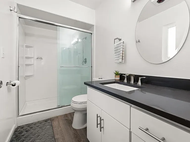 4800 Williamsburg Ln #140 — Photo 7
