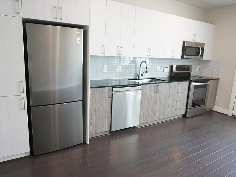4819 Caroline St #111 — Photo 9