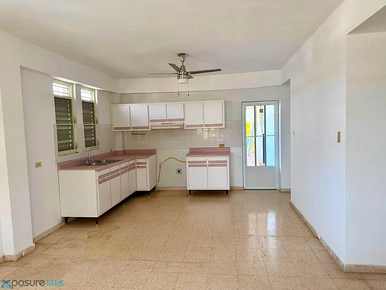 7 San Carlos #7 — Photo 3