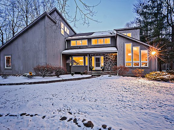 2nd image of 16515 Heatherwood Ln