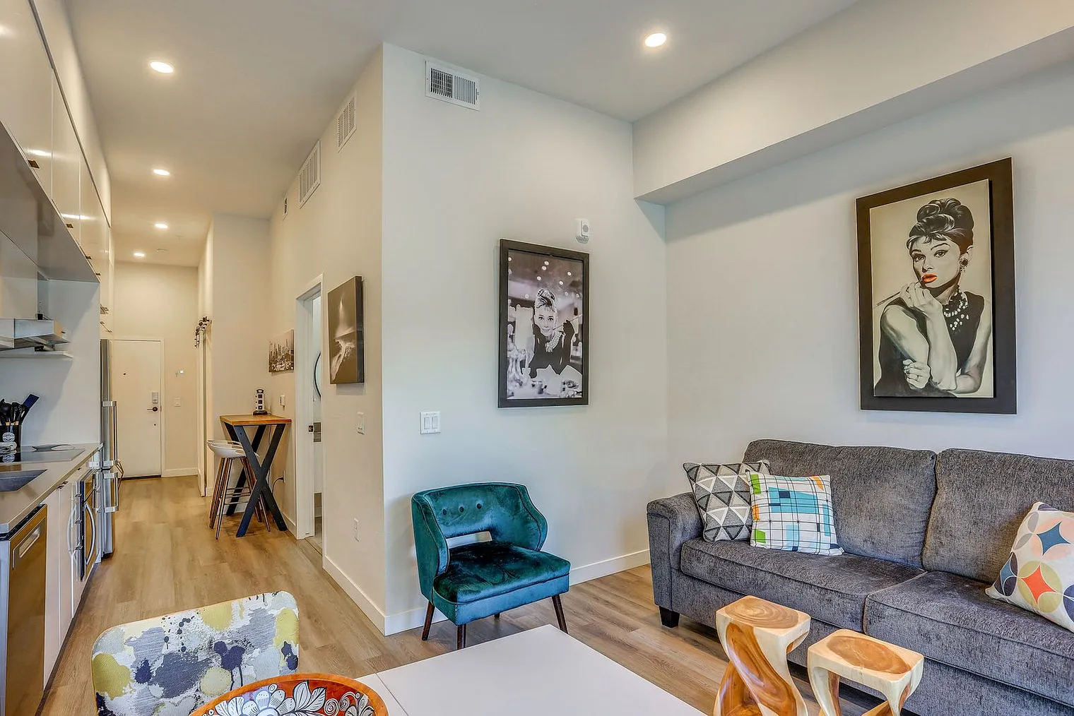 Studio, 1.0 bath, 527 sqft, $2,194 — Photo 2