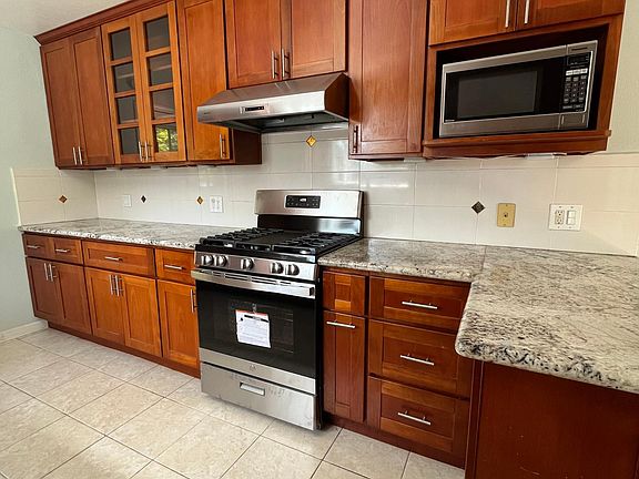 4th image of 1458 Wright Ave