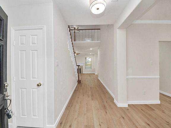3rd image of 11927 Canyon Mills Dr