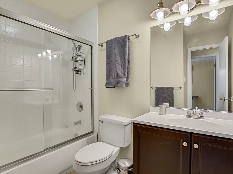 1009 Pioneer Ln — Photo 12