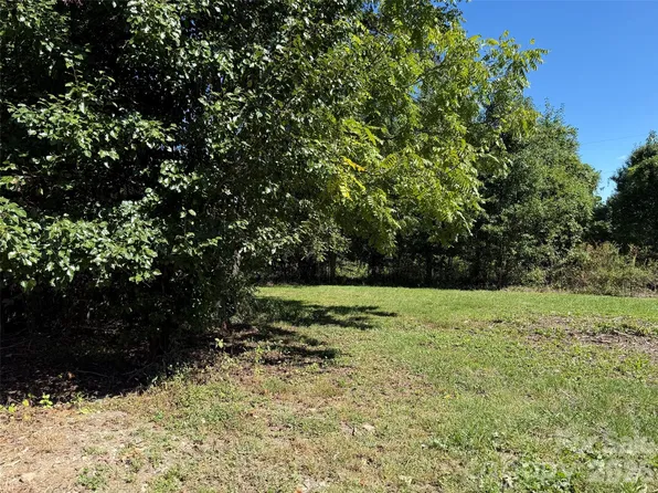 4 Bronco Pass, East Flat Rock, NC 28726
