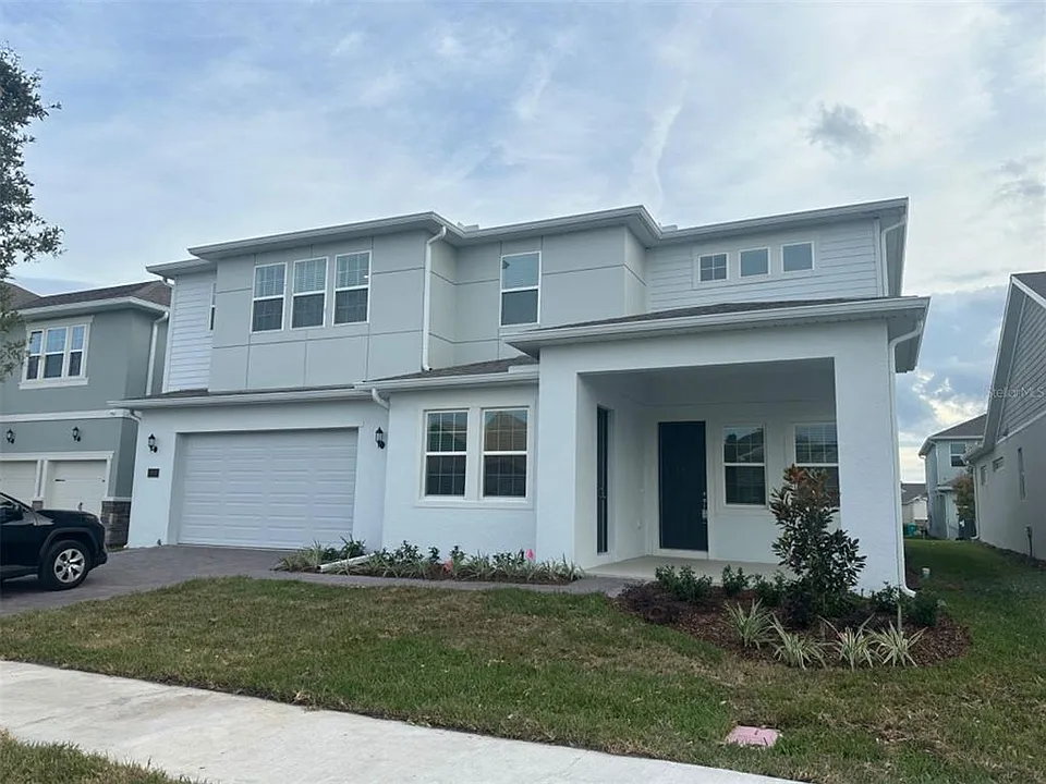 19050 Blueleaf St