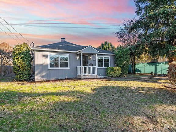 Front yard has plenty of room for garden beds>