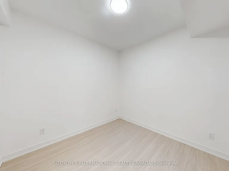 8 Wellesley St W #707 — Photo 19