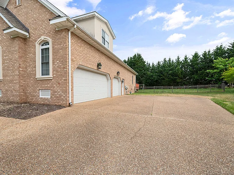 2701 Logan Estates Run — Photo 48