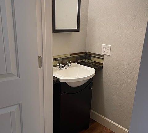 5th image of 16700 NE 128th St