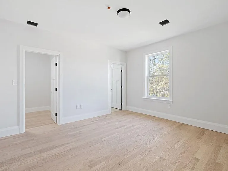 849 Cummins Hwy #3 — Photo 3