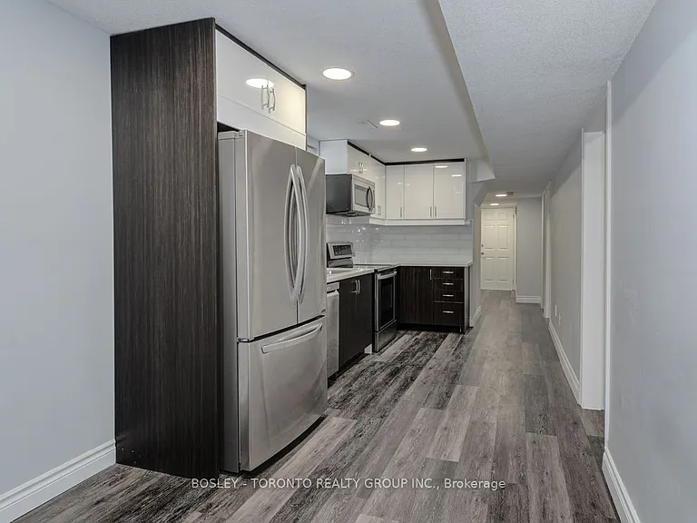 63 Burndale Ave #LOWER — Photo 10